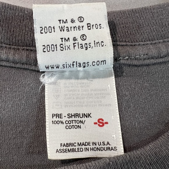 Vintage 2001 Six Flags Bugs Bunny T-Shirt | Men's Small | Looney Tunes Graphic T - Picture 4 of 7